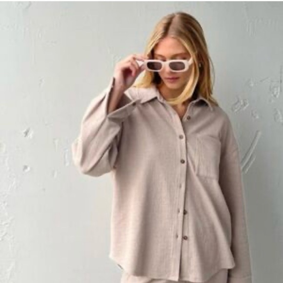 OAK + FORT Tops - OAK + FORT Beige Textured Button-Up Shirt XXS Lightweight Minimal Top